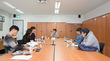 대중음악 페스티벌은 음악 산업에 어떻게 기여하는가?