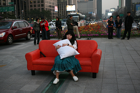 <당신의 소파를 옮겨드립니다>(2010)